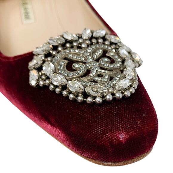 Manolo Blahnik Okkato Burgundy Velvet Crystal Ornament Almond Toe Block Pumps - Picture 13 of 14